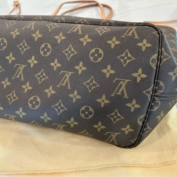 Louis Vuitton Monogram Neverfull GM Tote - Picture 3 of 9